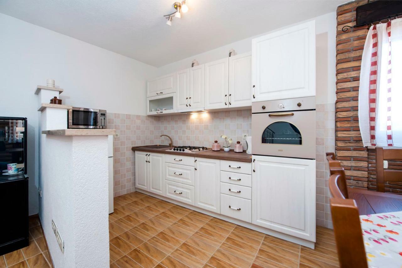 Guesthouse Ancient Stone Rovinj Exterior photo